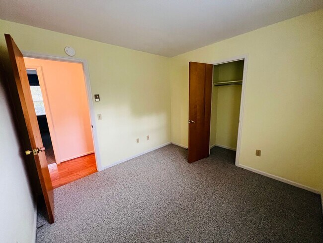 Building Photo - 401 Apperson Dr