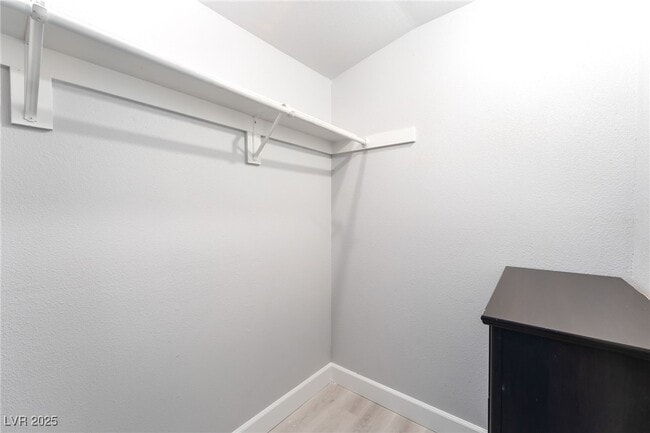 Building Photo - 2905 Kings Way