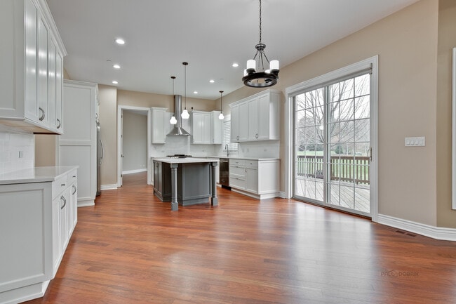 Building Photo - 7229 Roxbury Ct