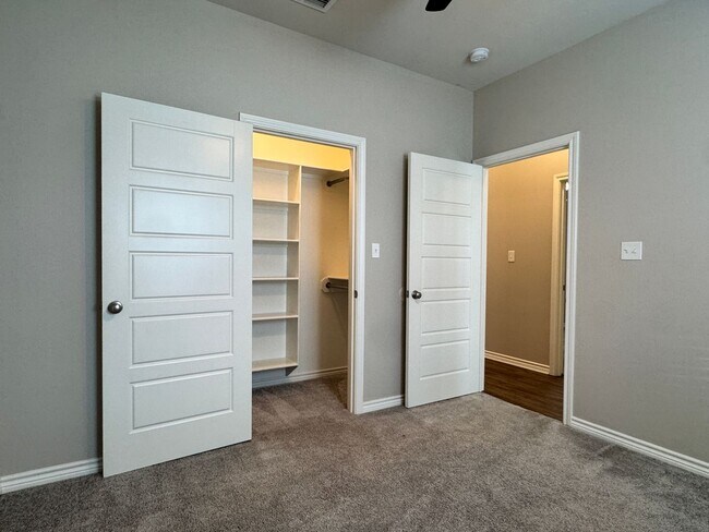 Building Photo - 3925 Old Omen Rd