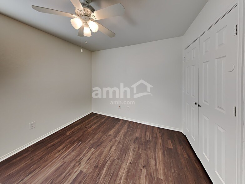 Building Photo - 448 Paddle Dr