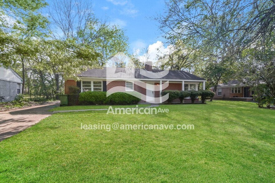 Building Photo - 2145 Meadowlane Dr