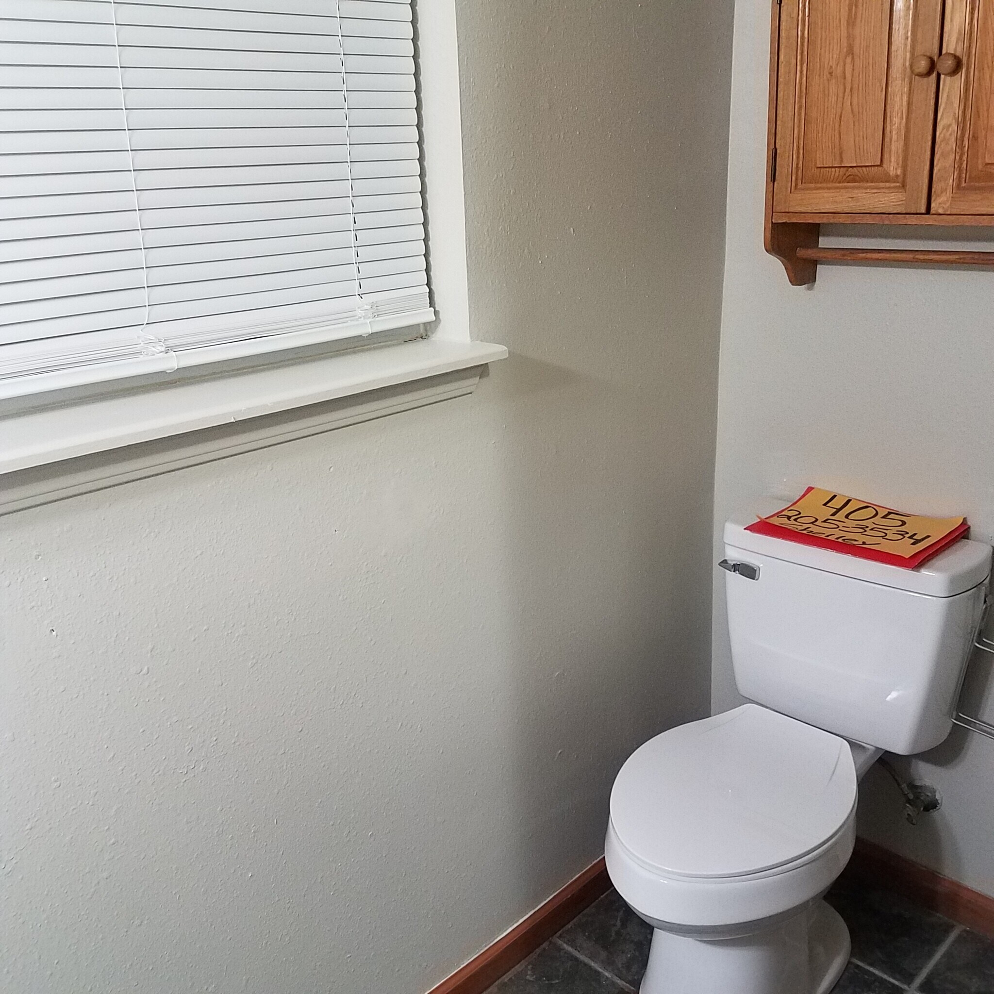 New elongated toliet - 1222 Kimberly Dr