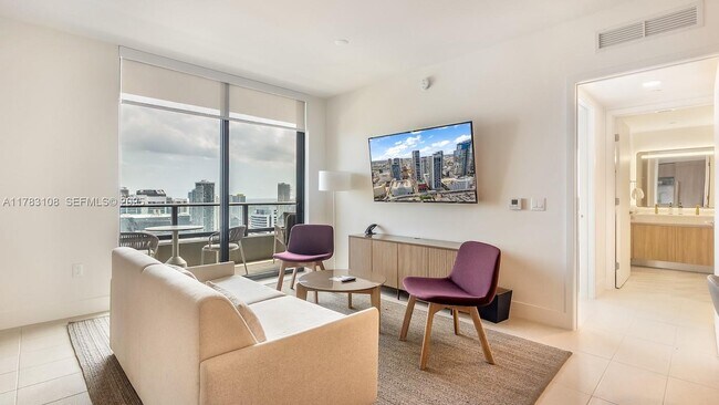 Building Photo - 601 NE 1st Ave