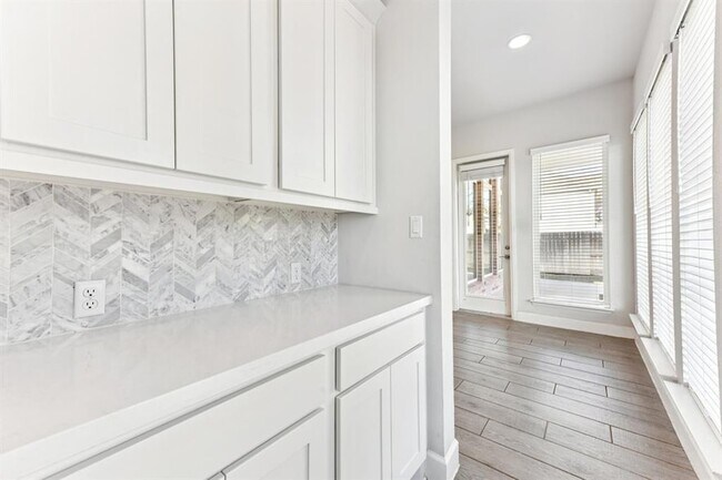 Building Photo - 163 Kellogg Ln