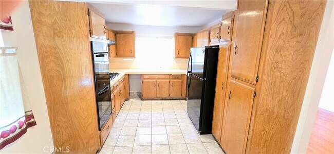 Building Photo - 10353 Downey Ave