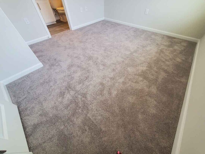 Building Photo - Room in Townhome on Kasota Ln
