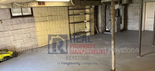 Building Photo - 408 Alice St