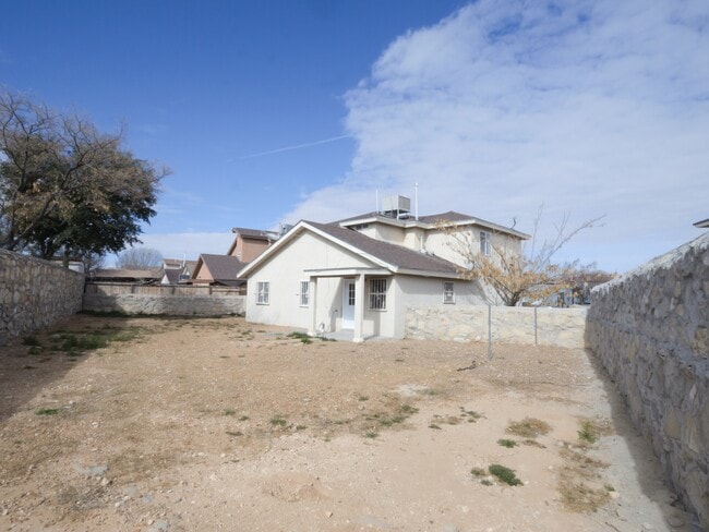 Building Photo - 12752 Tierra Salas Dr