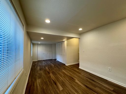 Building Photo - Cheery 3 bedroom 2 Bath Home! Available NOW