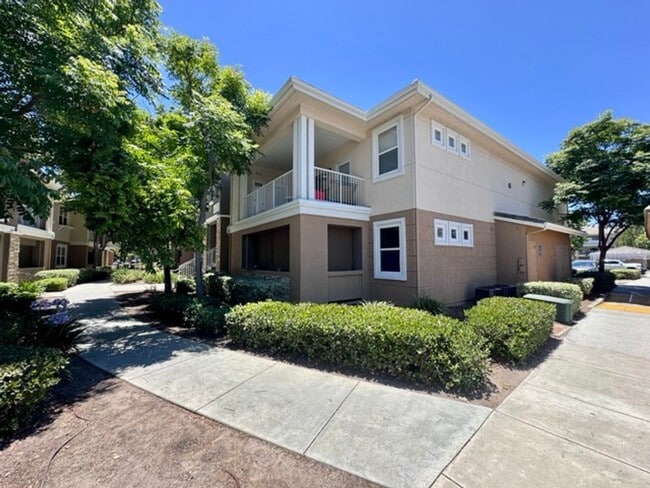 Building Photo - Upgraded 1BD/1BA Condo in Gated Temecula C...