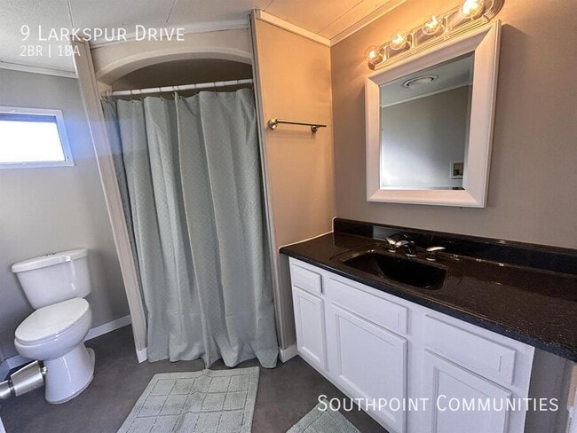 Building Photo - 9 Larkspur Dr