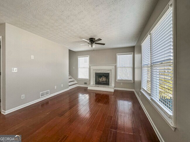 Building Photo - 710 Allen's Landing Dr SE