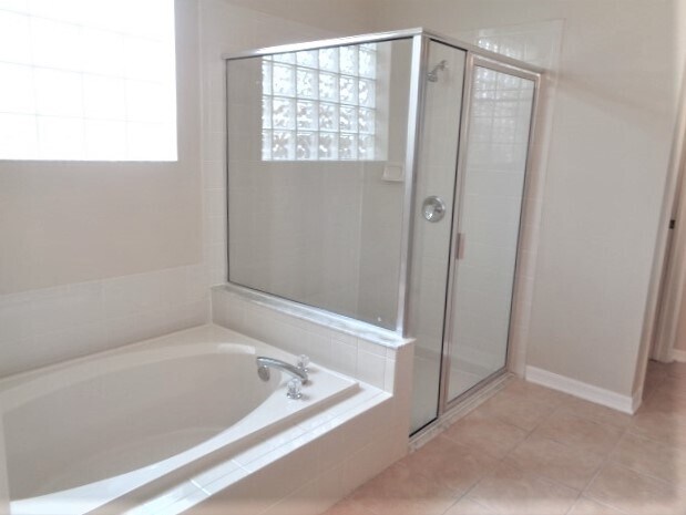 Building Photo - 10546 San Travaso Dr