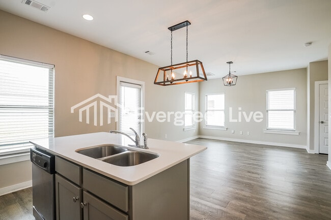 Building Photo - 11103 Summerchase Lp