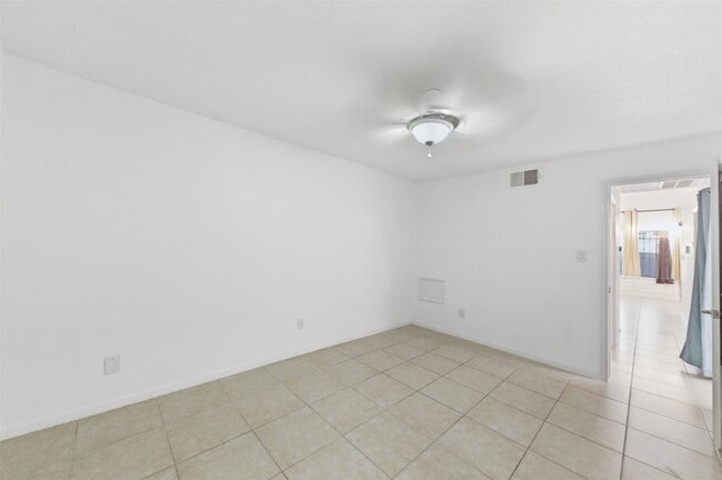 Building Photo - 12503 Newbrook Dr