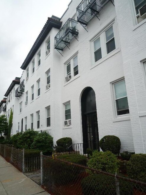 Building Photo - 34 Medfield St