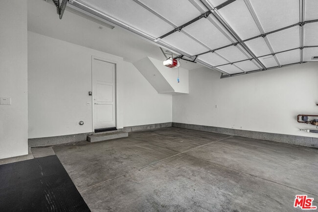 Building Photo - 5605 E Alloway Ct