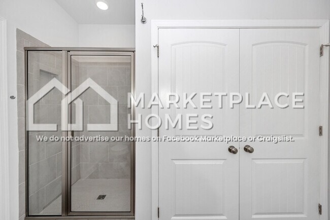 Building Photo - 417 Edgebrook Dr