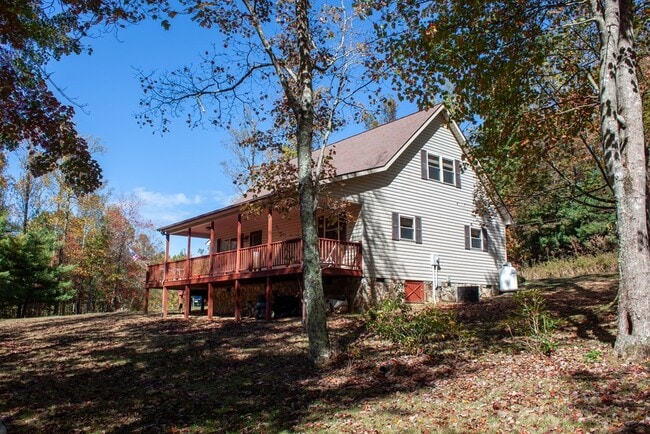 Building Photo - 450 Rhododendron Ln