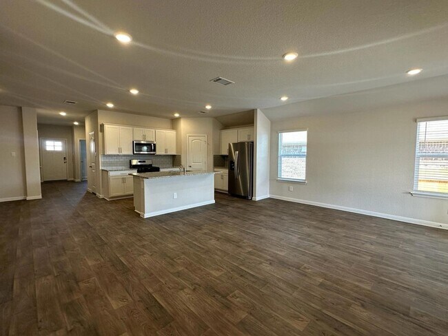 Building Photo - 113 Briggs Ln