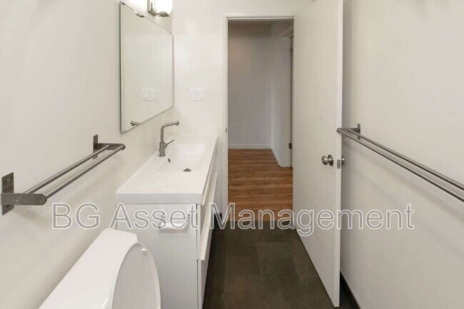 Building Photo - 50 Frey Pl