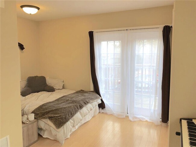 Building Photo - 2319 Cole Ave SE