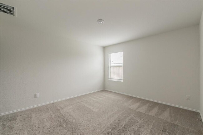 Building Photo - 1705 Avery Pointe Dr