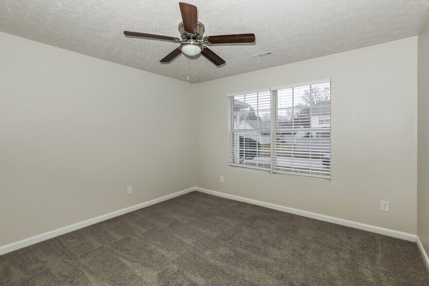 Building Photo - 93 Gleneagles Way