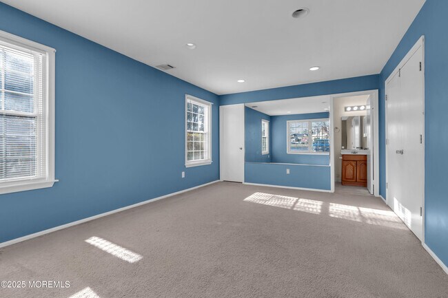 Building Photo - 435 Hancock Pl