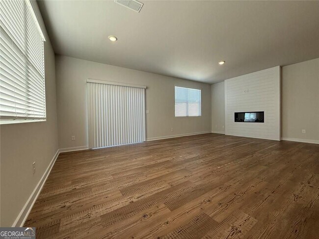 Building Photo - 7253 Mulberry St