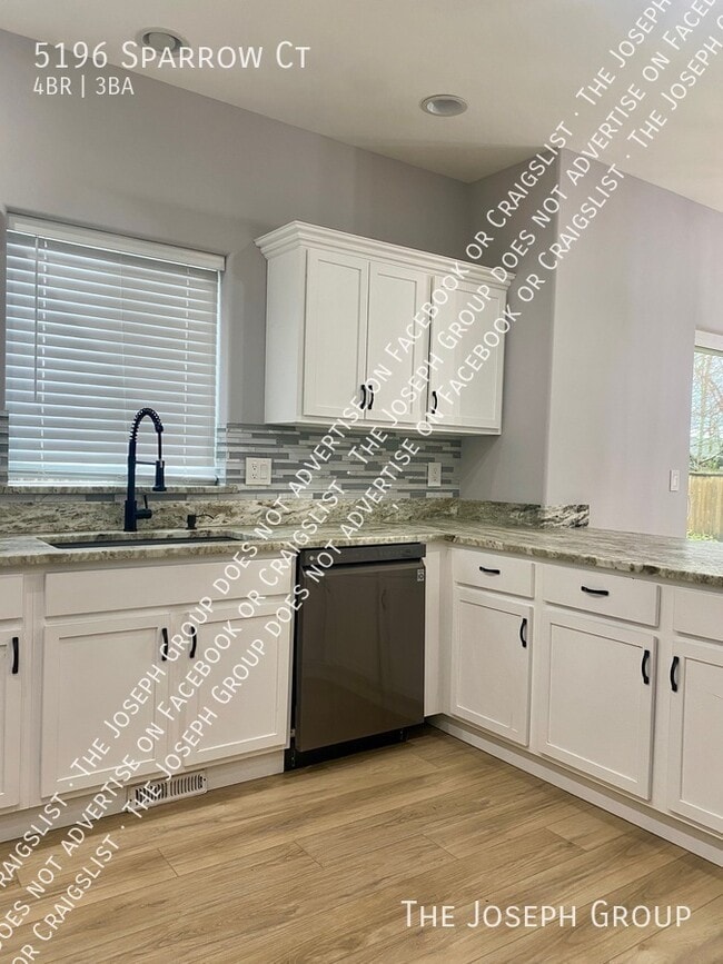 Building Photo - 5196 Sparrow Ct