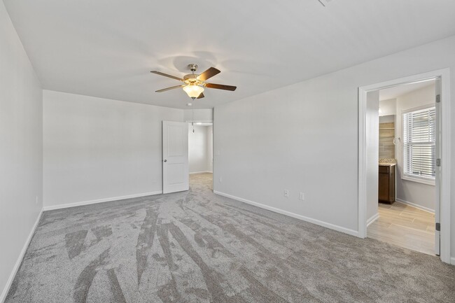 Building Photo - **Spacious 3/2.5 Townhome in Durham**