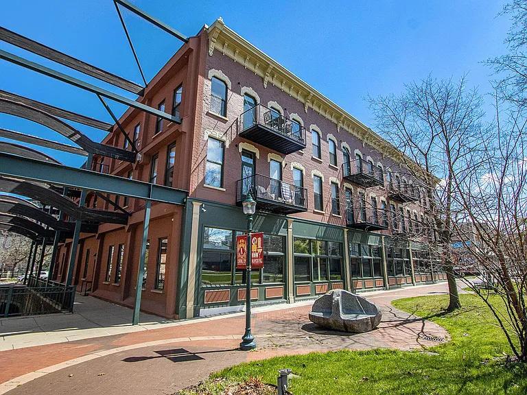 Building Photo - 222 N Kalamazoo Mall
