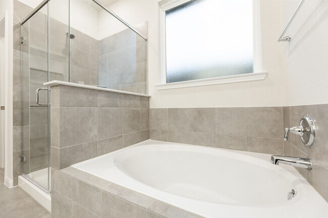 Building Photo - 13118 Everpine Trl