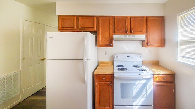 Building Photo - 160 Lancaster Creek Rd