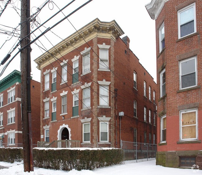 Building Photo - 23-25 Bond St