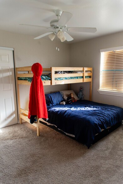 front bedroom - 12072 Pacific Rd