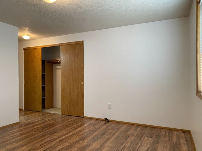 Building Photo - Updated 3 Bedroom in Dallesport