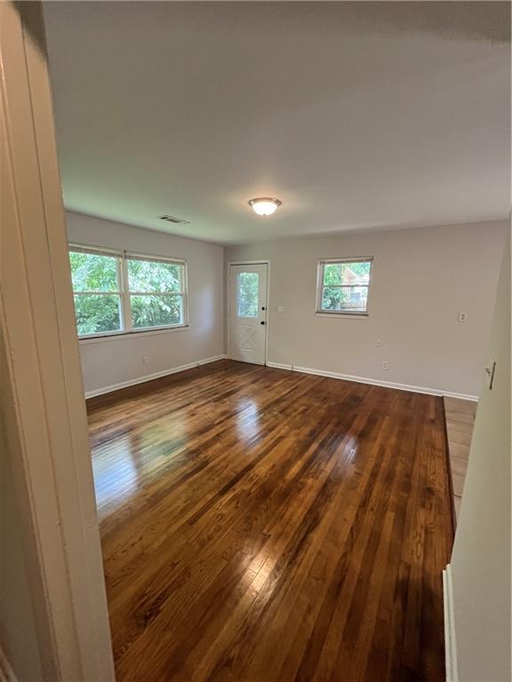 Building Photo - 108 S Woodland Dr