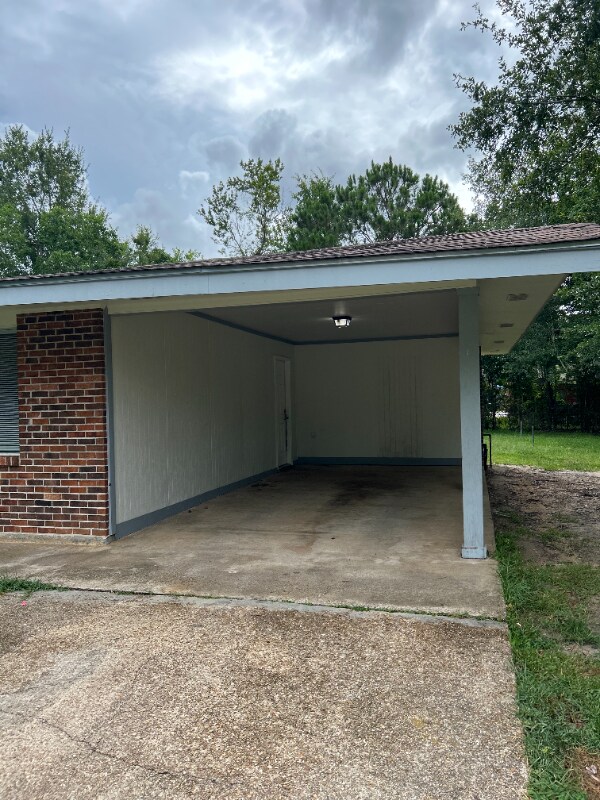 Building Photo - 11090 Beverly Rd