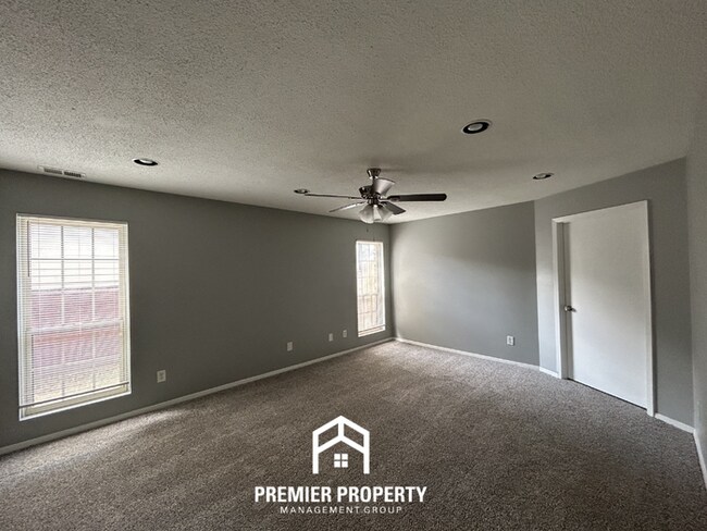 Building Photo - Massive 5BR/3BA Estate in 38125 | 2,700+ SQ FT, Vaulted Ceilings & Tile Floors