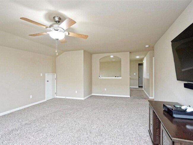Building Photo - 204 Orvieto Ln