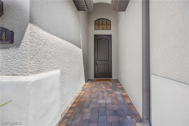 Building Photo - 9234 Veneto Pl