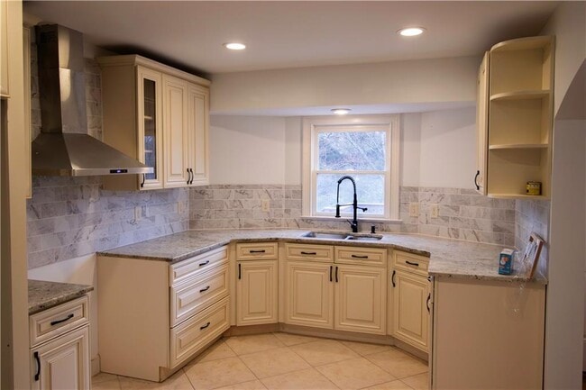 Building Photo - 1292 Monfort Rd