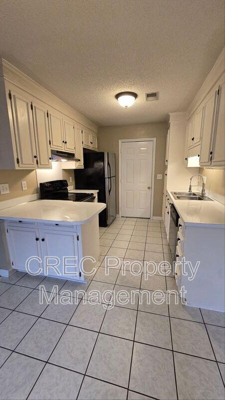 Building Photo - 1308 Starling Rd