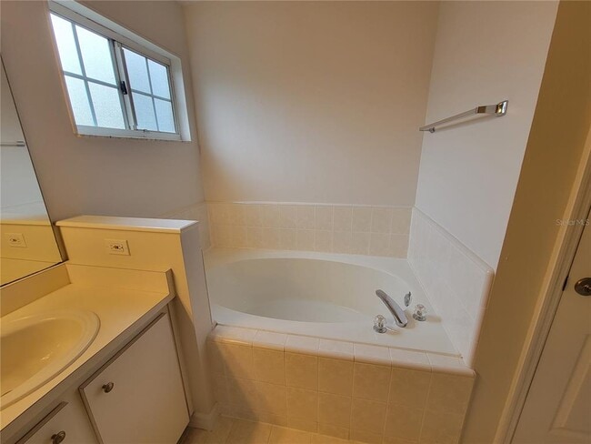 Building Photo - 6416 NW 36th Ter