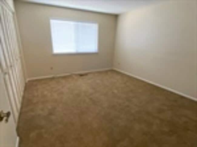 Building Photo - 8835 Hood Mountain Cir