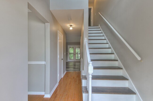 Building Photo - 2344 Tally Green Ct