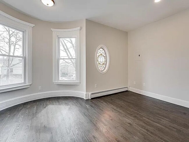 Building Photo - 486 Bramhall Ave